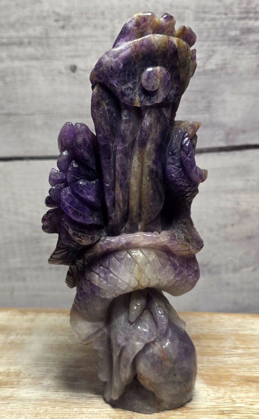 Minerali & Pietre curative: Chevron Amethyst chinesischer Drache 976g – Nuovo e nell'imballaggio originale da Matzingen venduto da Shay_Crystalz 3