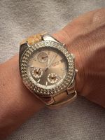 Montre Guess femme cadran doré avec strass bracelet cuir