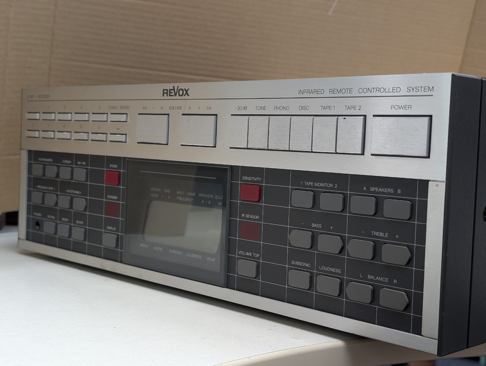 Revox Ricevitori: Revox B 285 Receiver: ein Kanal defekt. – Difettoso da Breitenbach venduto da Dribbel 7