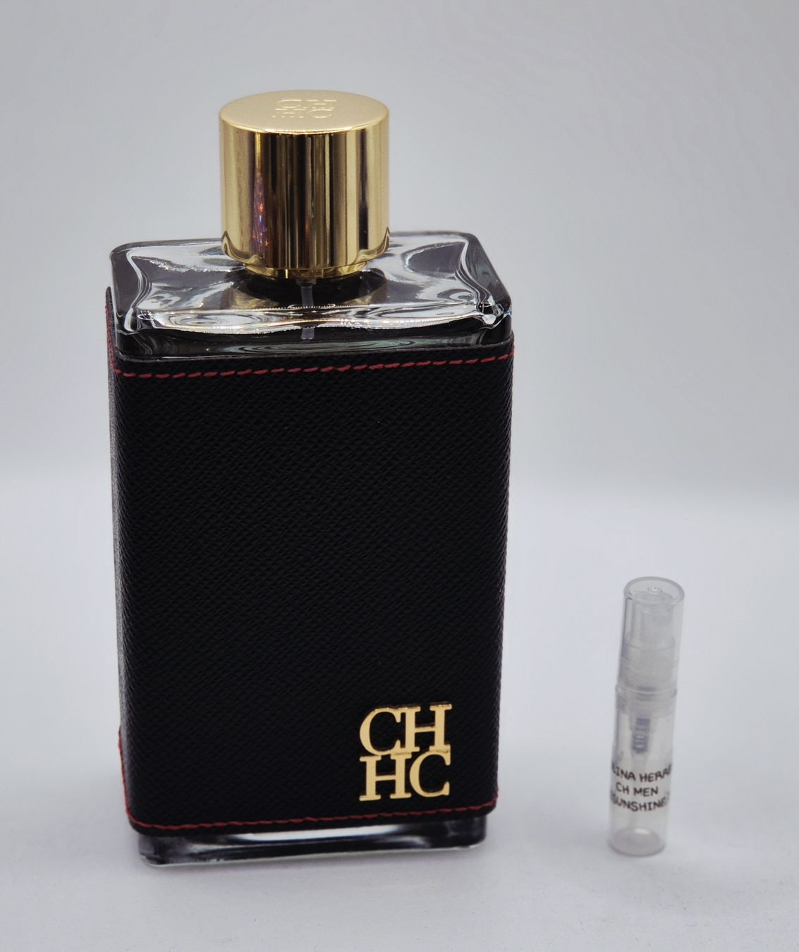 Carolina Herrera Profumi & Eau de Toilette: 2 ml CH MEN CAROLINA HERRERA ABFÜLLUNG – Nuovo (secondo la descrizione) da St. Gallen venduto da CaliSunshine