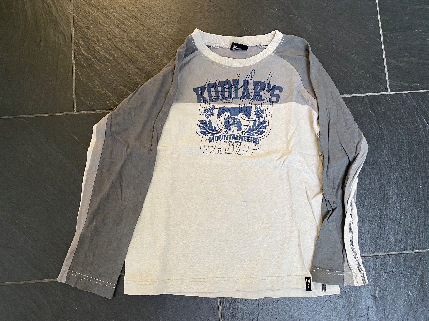 Pullover & Sweatshirts: 2 Langarmshirts Grösse 128 – Gebraucht aus Basel von lxbsl 4