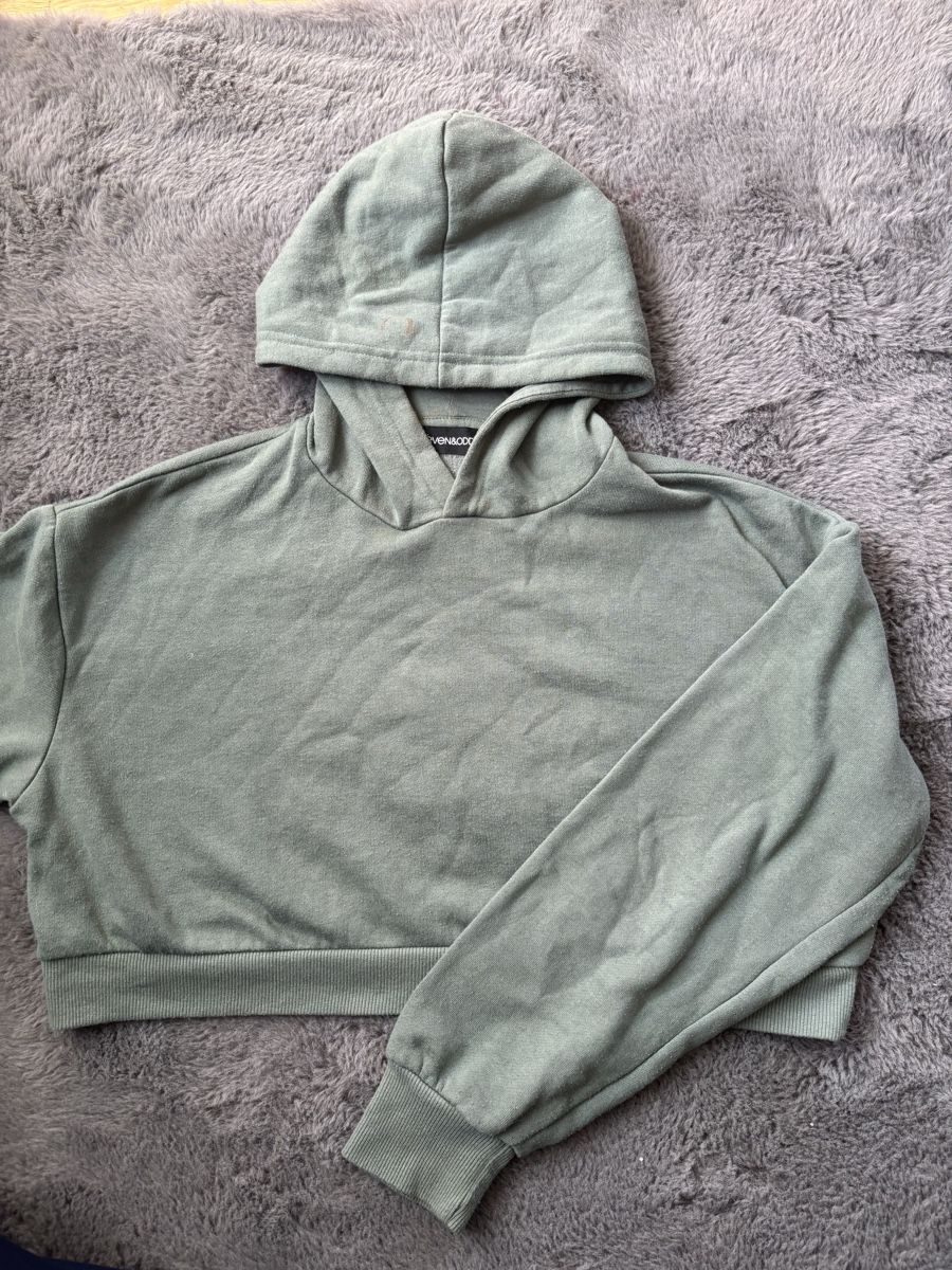 Pullover & Sweatshirts:  Cropped-Kapuzenpullover, olivgrün Grösse S  – Gebraucht aus Wichtrach von Re_Fit