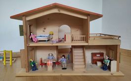 Pastorini Puppenhaus mit Möbeln, Figuren und Zubehör