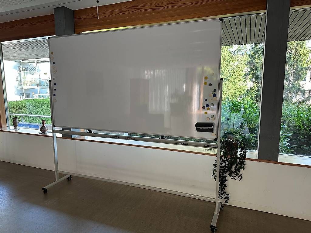 Lavagne: Whiteboard 2 seitig auf Rollen – Usato da Aarau venduto da vio_lrn7