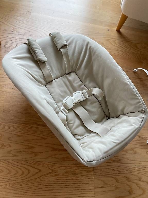 Stokke Seggioloni: Tripp Trapp Newborn Set  Babyschale & Bogen – Usato da Affoltern am Albis venduto da krigedikrass 1
