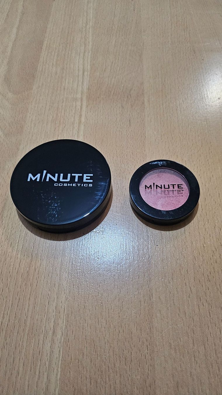 Make-up: Cosmetics Puder & Rouge Set (Minute) – Usato da Luzern venduto da Gabriella1011 1