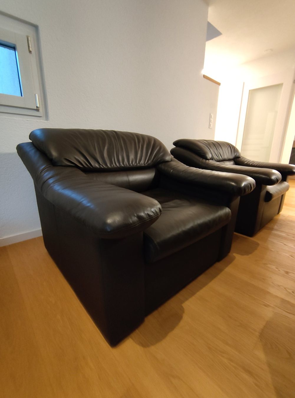 Sessel: 2 sehr schöne schwarze Ledersessel – Gebraucht aus Magden von fel_8gj7