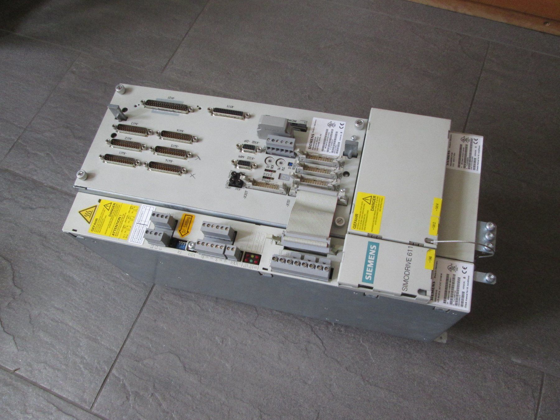 Siemens Elektronikbauteile: Siemens Sinumerik 810D CPU mit Simodrive – Gebraucht aus Steffisburg von Schwabis 9
