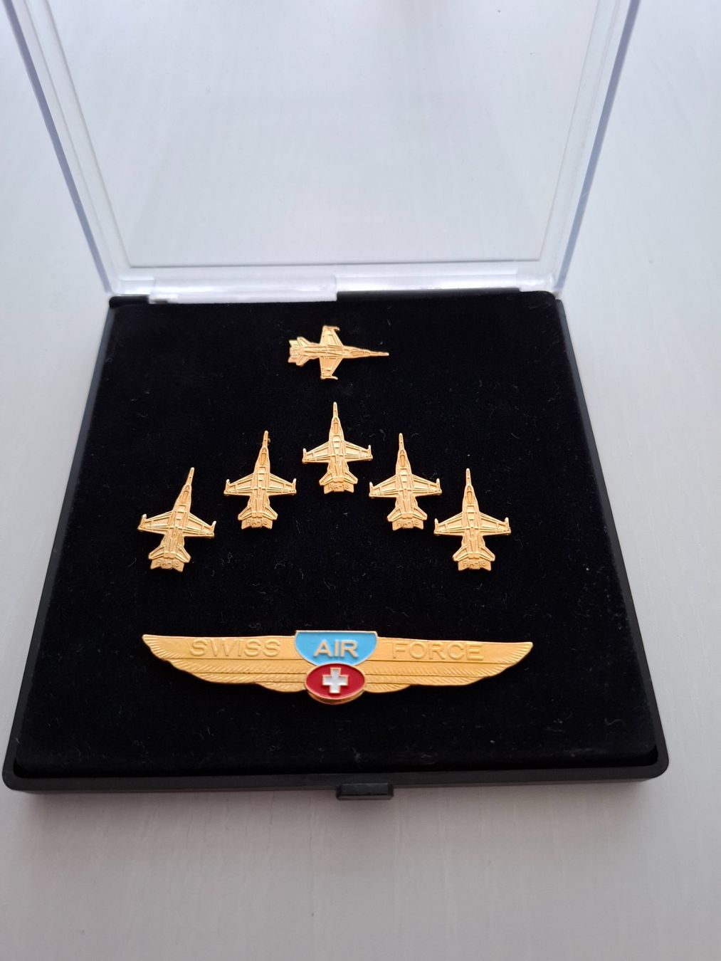 Schweizer Armee Kit di modellismo & Modellini statici: Air Force Swiss / 7 Pins / Neu – Nuovo (secondo la descrizione) da wettingen venduto da Rosarot66