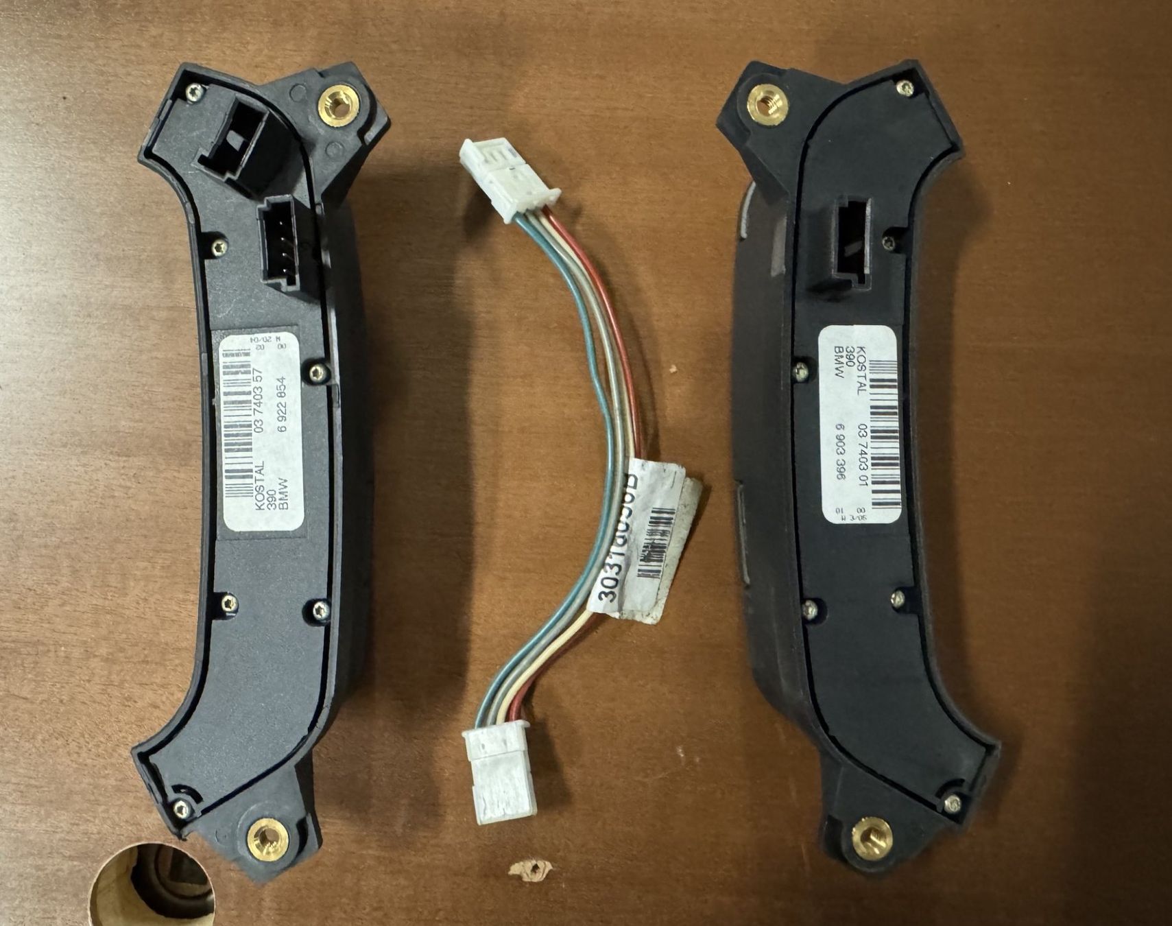 BMW Tutti pezzi di ricambio auto: BMW X3 E83 commandes au volant – Usato da Satigny venduto da rfo59 4