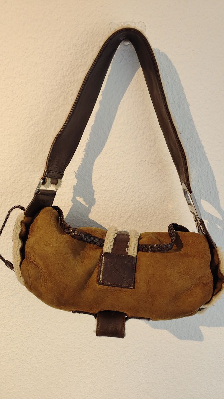 Dior Borse da donna: Christian Dior Saddle Shearling Flight Handbag Original 2005 – Usato da La Tour de Peilz venduto da Dejobokin 1