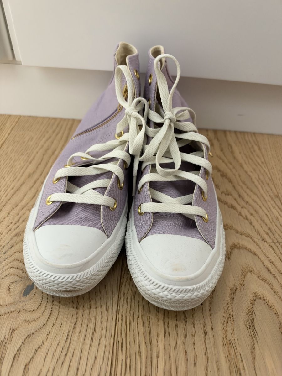 Converse Schuhe für Mädchen: Converse heart limited edition  – Neu (gemäss Beschreibung) aus Thonex von MrB55555