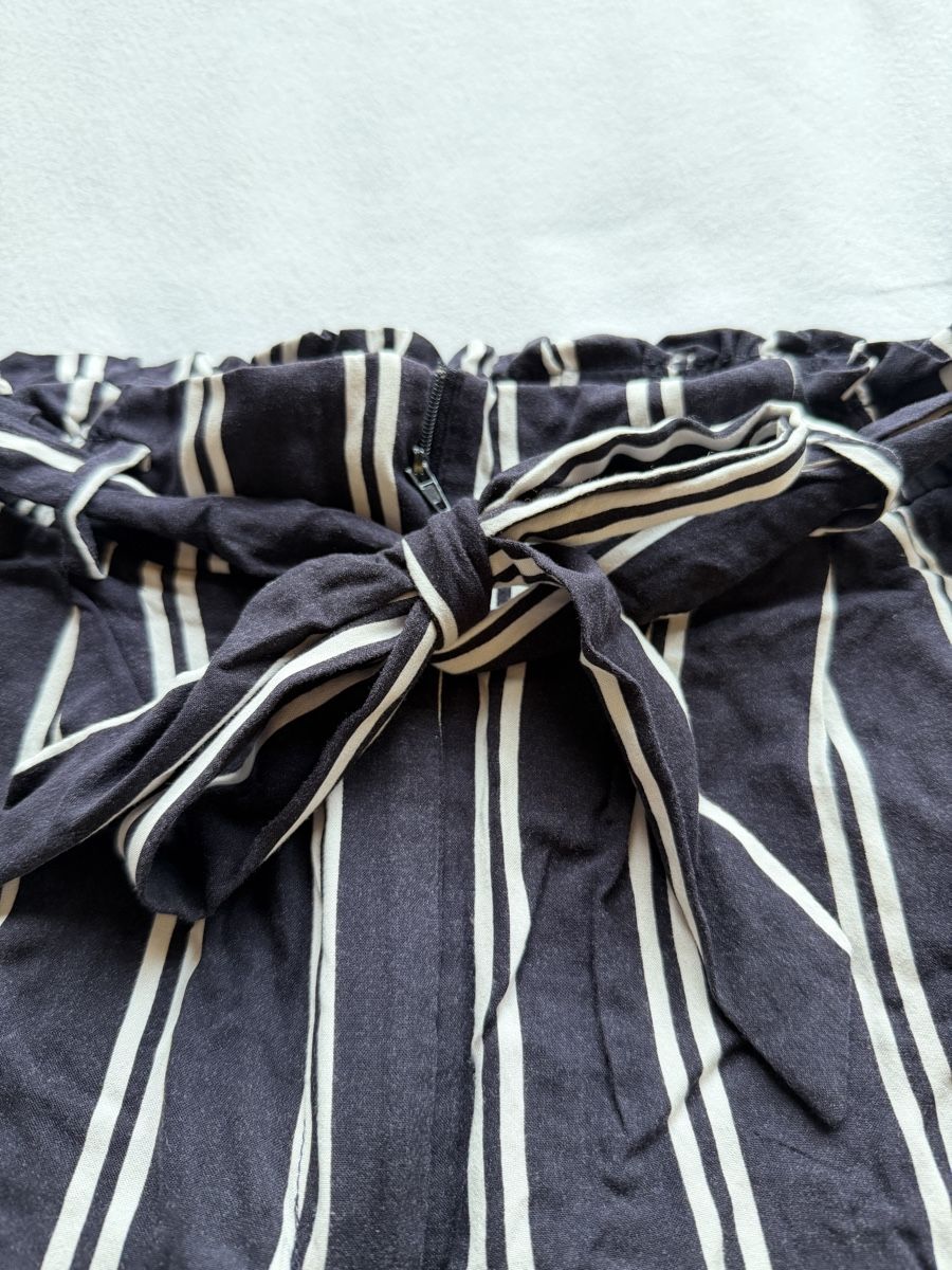 H&M Pantaloni: H&M Shorts / 40 – Usato da Kleinandelfingen venduto da lau_10 1