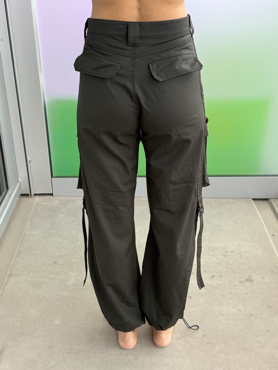 Zara Pantaloni: Cargo Pants dark green size S – Usato da Dübendorf venduto da ReLoved_Fashion_ZH 1