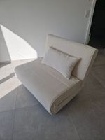 Gemütlicher Sessel mit Kissen, neuwertig, ideal für Leseecke