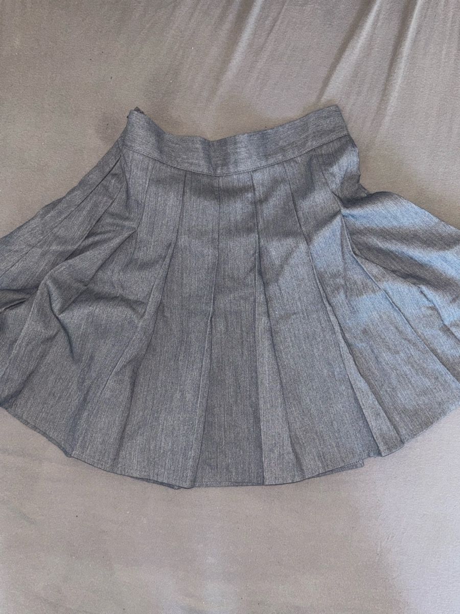 Röcke: GREY PLEATED MINI SKIRT – Gebraucht aus Bern von kri_y8h8 1