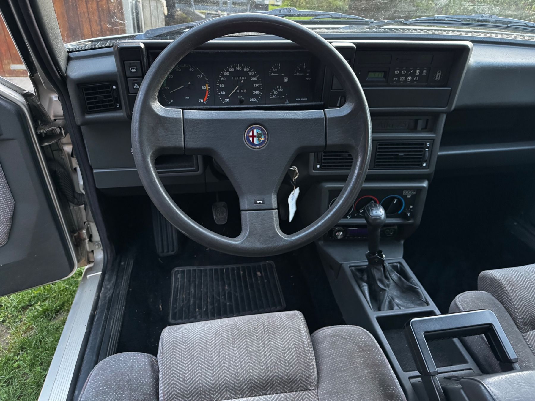 Alfa Romeo Automobili: 1990 Alfa Romeo 75 2.0 TS PREIS REDUZIERT – Usato da Lommis venduto da Seadoo 5