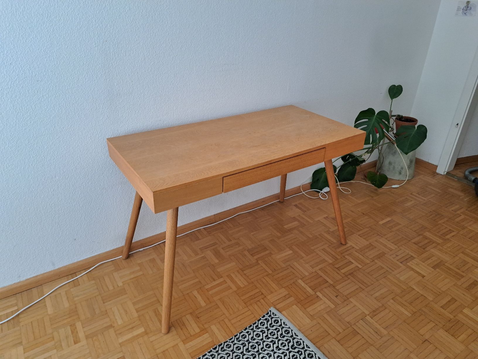 Interio Tavoli: Holztisch mit Schublade, Vintage Look Interio  – Usato da Basel venduto da LorinB