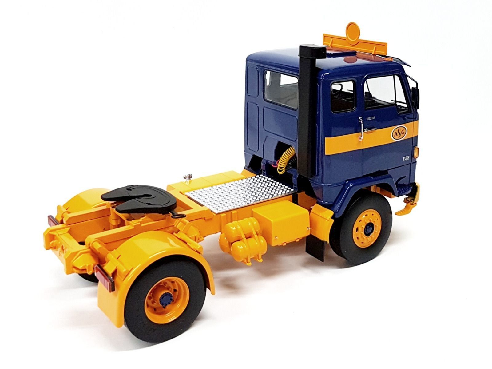 Kit di modellismo & Modellini statici: 1:18 Volvo F88, 1971 "ASG" – Nuovo e nell'imballaggio originale da Affoltern am Albis venduto da Modellshop-8910 1