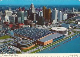 Oldtimer in Detroit 's Civic Center Michigan  gel. 1974