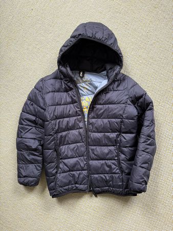 Dunkelblaue Leichtsteppjacke von Ecoalf in Grösse 152-164