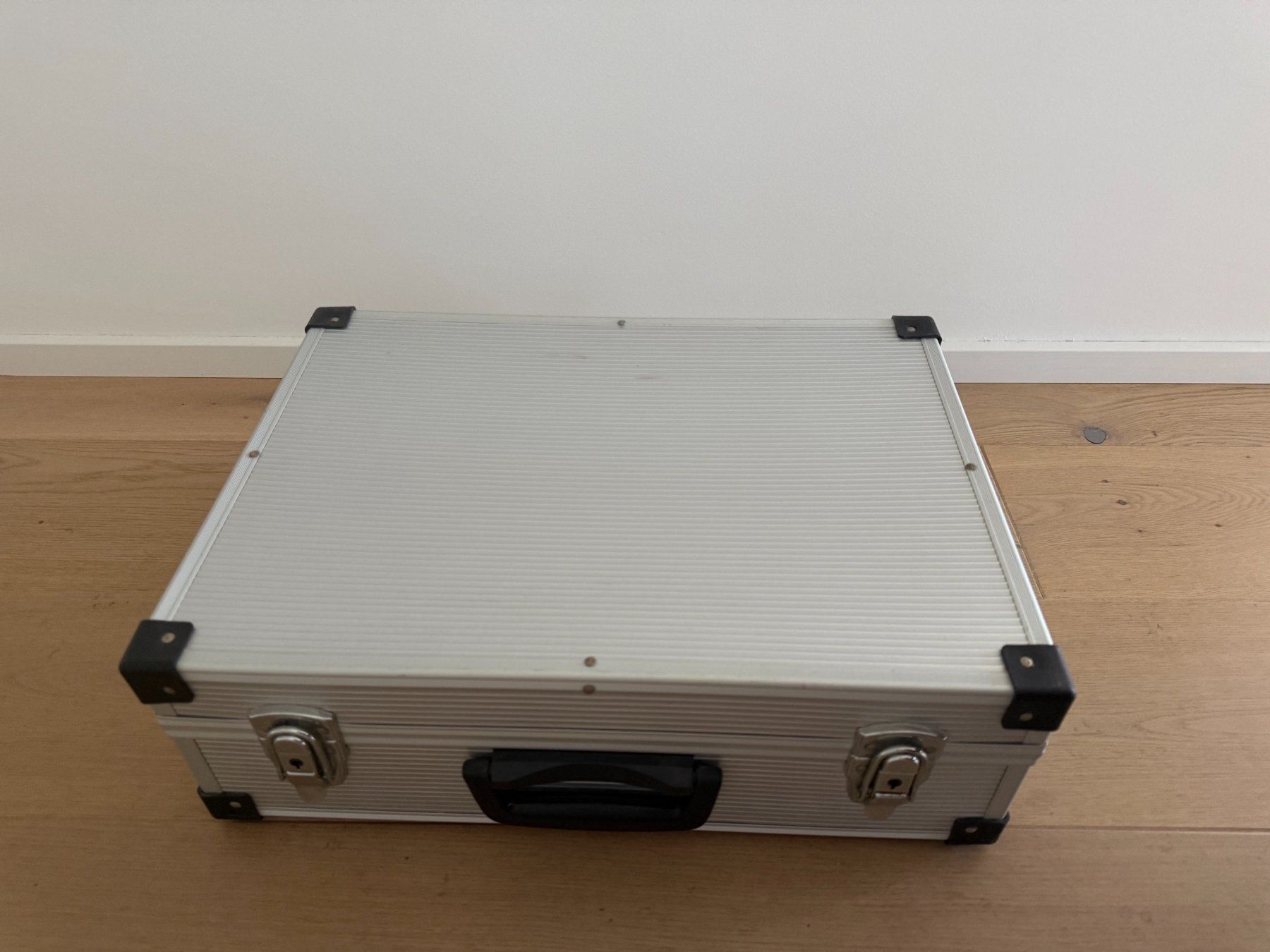 Valises de voyage: Koffer mit Schaumstoff Polsterung – D'occasion à Rothenburg par Patri00