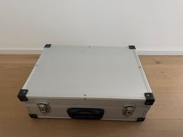 Koffer mit Schaumstoff Polsterung