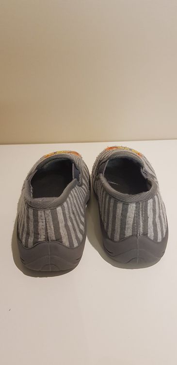 Chaussures garçon: Hausschuhe grau gestreift, Gr. 26 – D'occasion à Dietikon par grafad 2