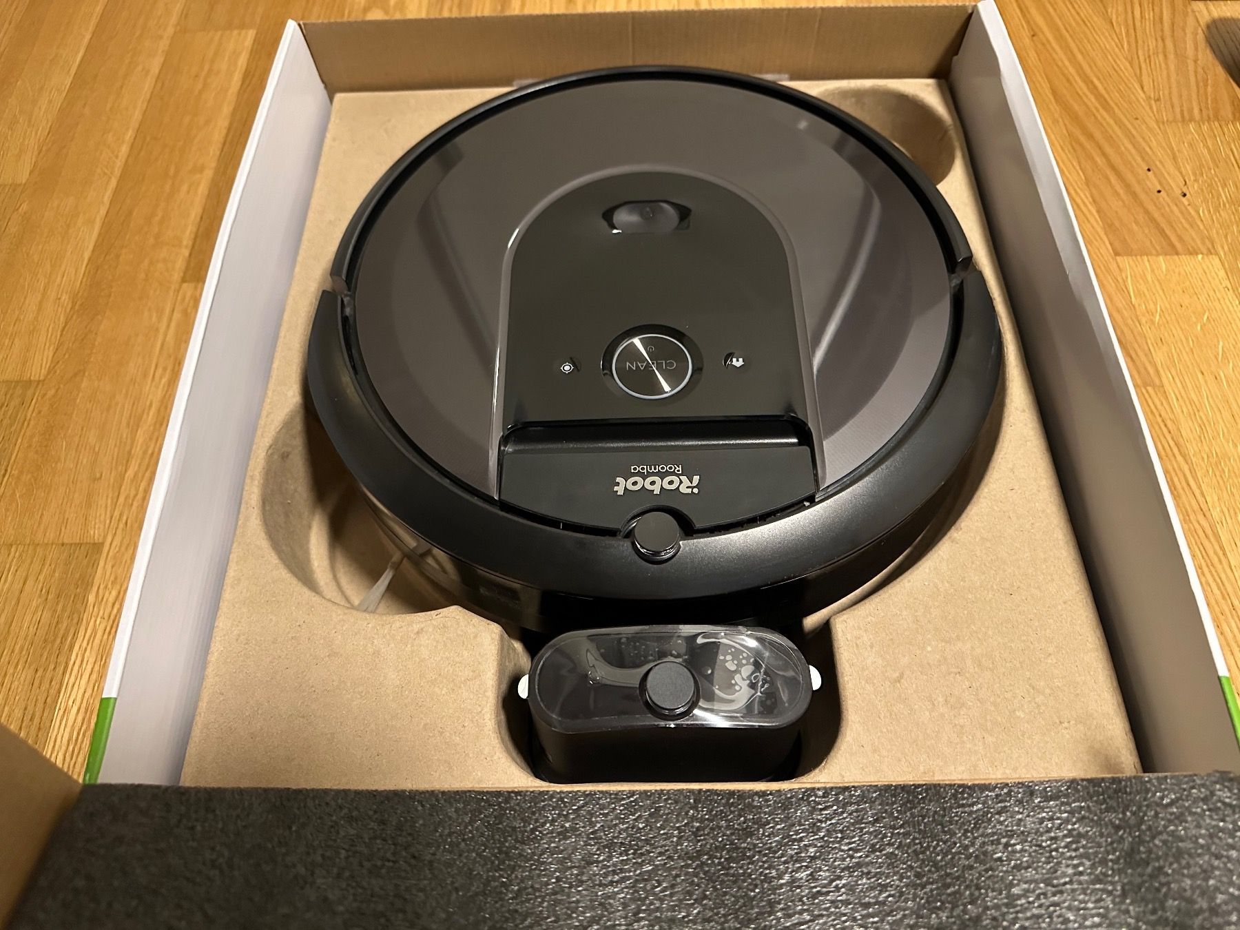 Irobot Staubsauger & Zubehör: IRobot Roomba I7 – Gebraucht aus Luzern von  1
