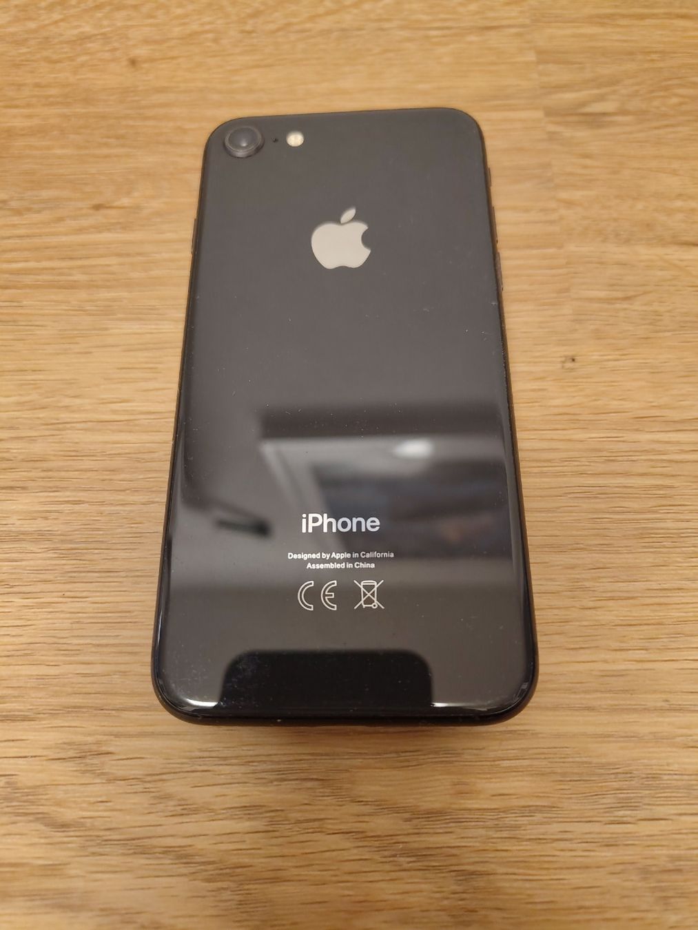 Apple Portables: iPhone 8 - Bildschirm defekt – Défectueux à Zürich par Almohammed