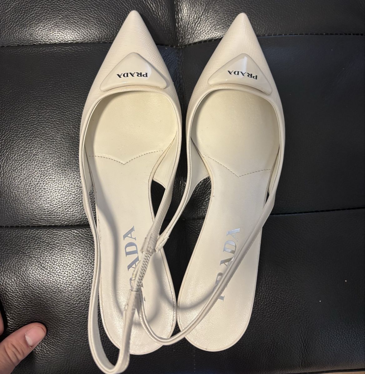 Prada Scarpe da donna: Prada White Leather Pumps – Usato da Chur venduto da Cuteclothes7k 3