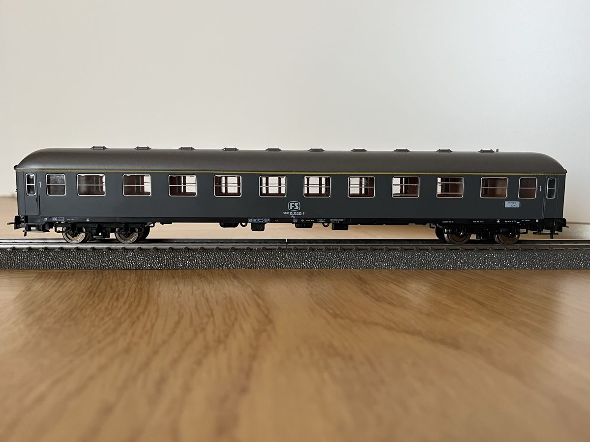 Modellini di ferrovie: Konvolut Personenwagen  – Difettoso da Basel venduto da Re620_11627 5