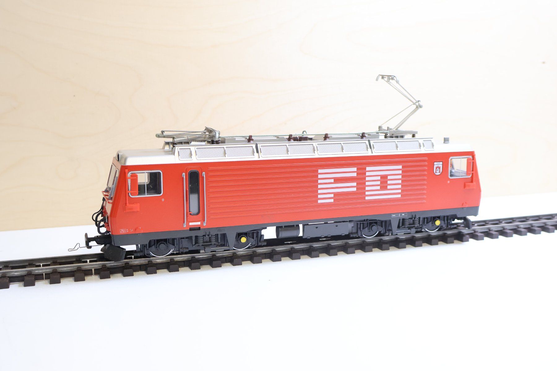 Fama Modellini di ferrovie: FAMA Alpenbahn FO Zahnrad E-Lok - 0m – Usato da Winterthur venduto da Monstera 2