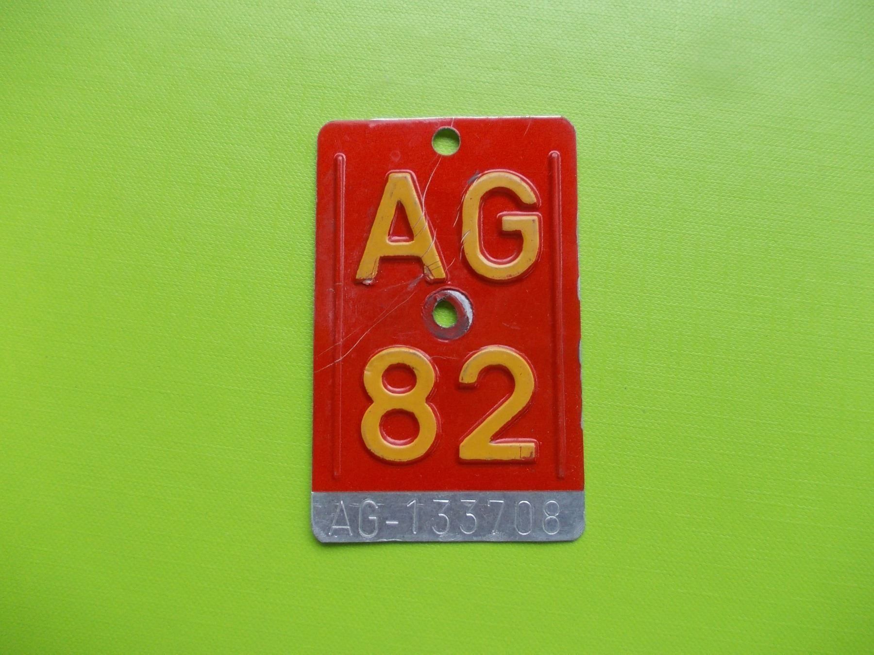 Schilder: Velonummer / Fahrradnummer AG 82 – Gebraucht aus Gsteigwiler von HORMIGA21