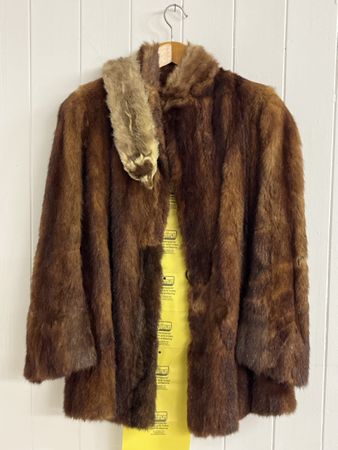 Elegante Vintage Nerz Jacke mit Marder Kragen, Grösse M.