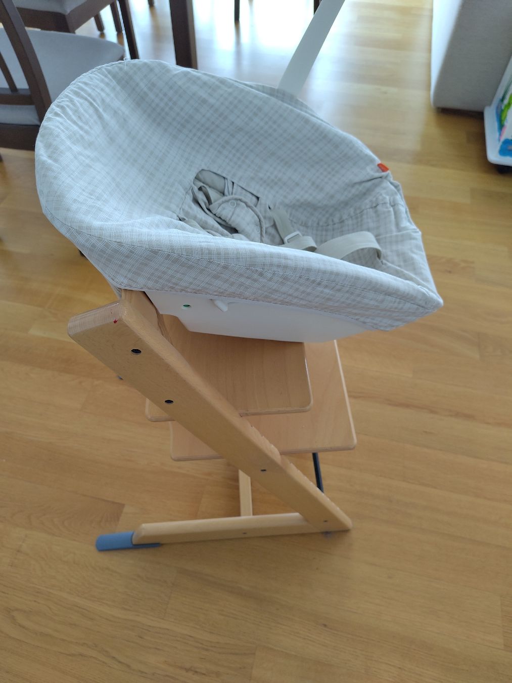 Stokke Hochstühle: Stokke Tripp Trapp Newborn Sitz – Gebraucht aus Emmen von martinae7 1