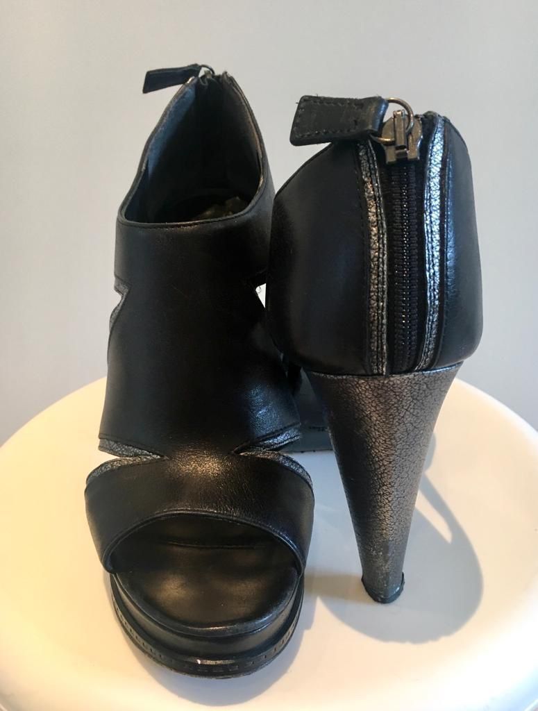 Hugo Boss Scarpe da donna: Boss Orange High Heels, Leder, Gr 38, schwarz/anthrazit – Usato da Dornach venduto da Snow54 6