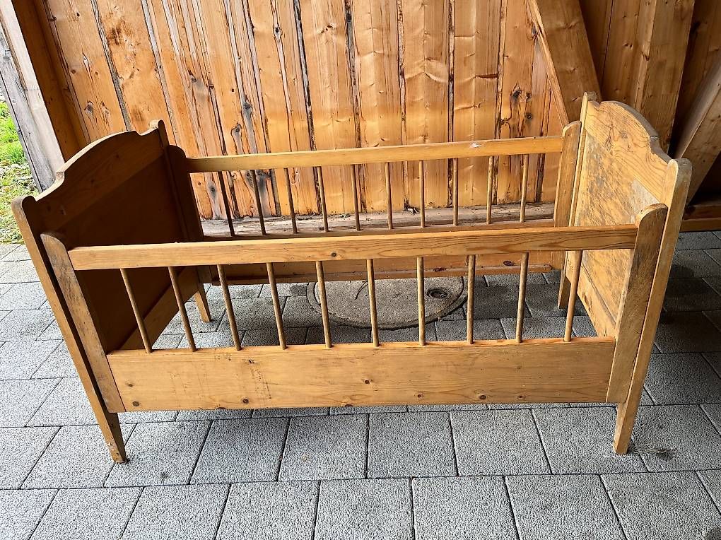 Letti: antikes Kinderbett – Usato da Toffen venduto da Topcase850 1