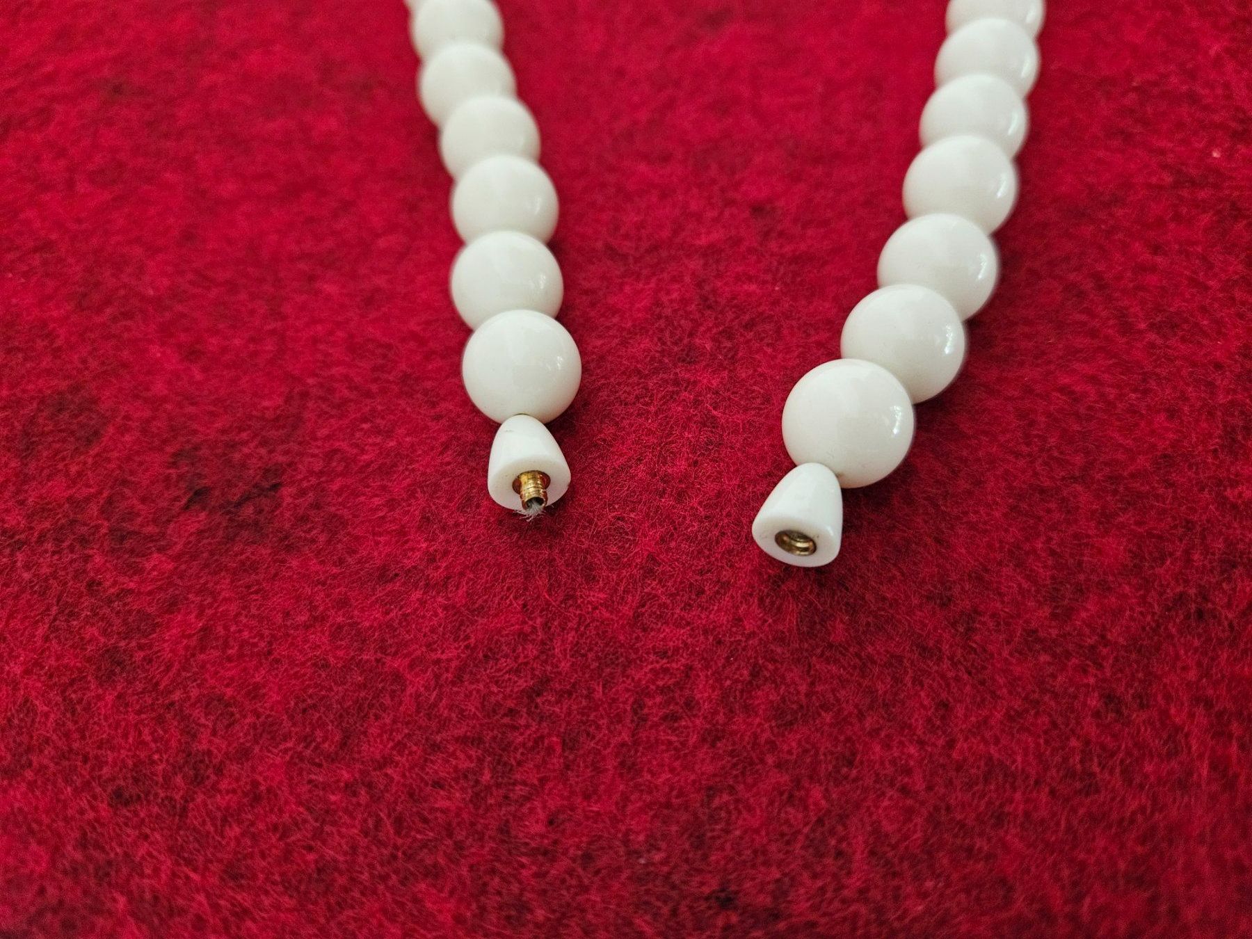 Ketten: Halskette mit weissen Perlen + Metall-Elementen Modeschmuck – Neu (gemäss Beschreibung) aus Menziken von sura76 3