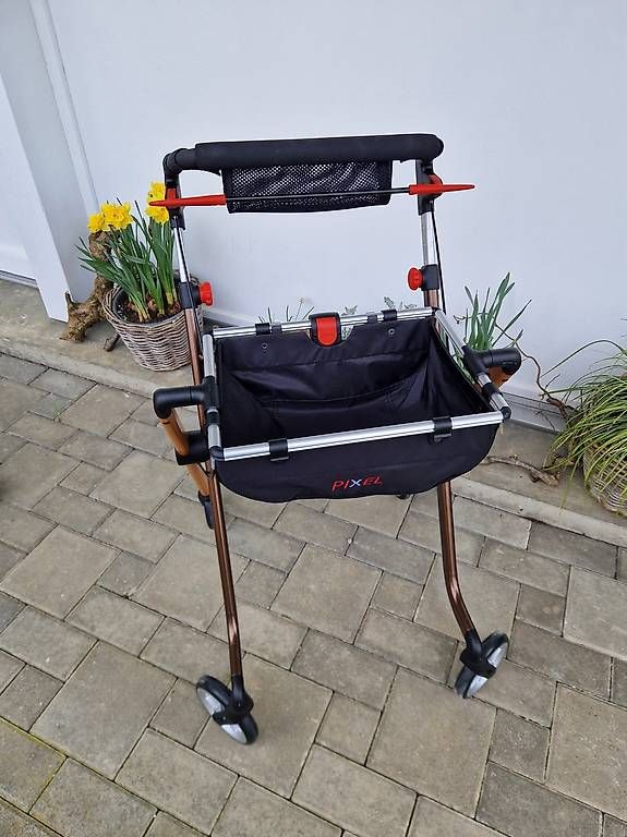 Ausili per la deambulazione: Rollator für Innenbereich – Usato da Berikon venduto da Belleisa03