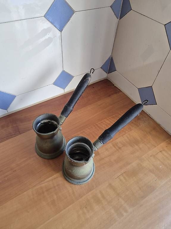 Tutte le decorazioni: 2 alte Mokkakännchen – Usato da Fällanden venduto da althausb