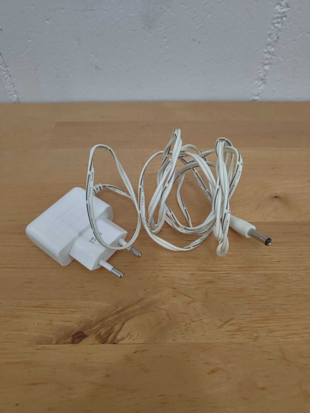 Ikea Ladegeräte: IKEA Netzteil/Adapter 4V 0.12A, Model YH-G040-0120D – Gebraucht aus Emmenbrücke von BlSi