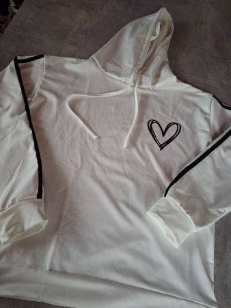 Pull avec capuchon taille S