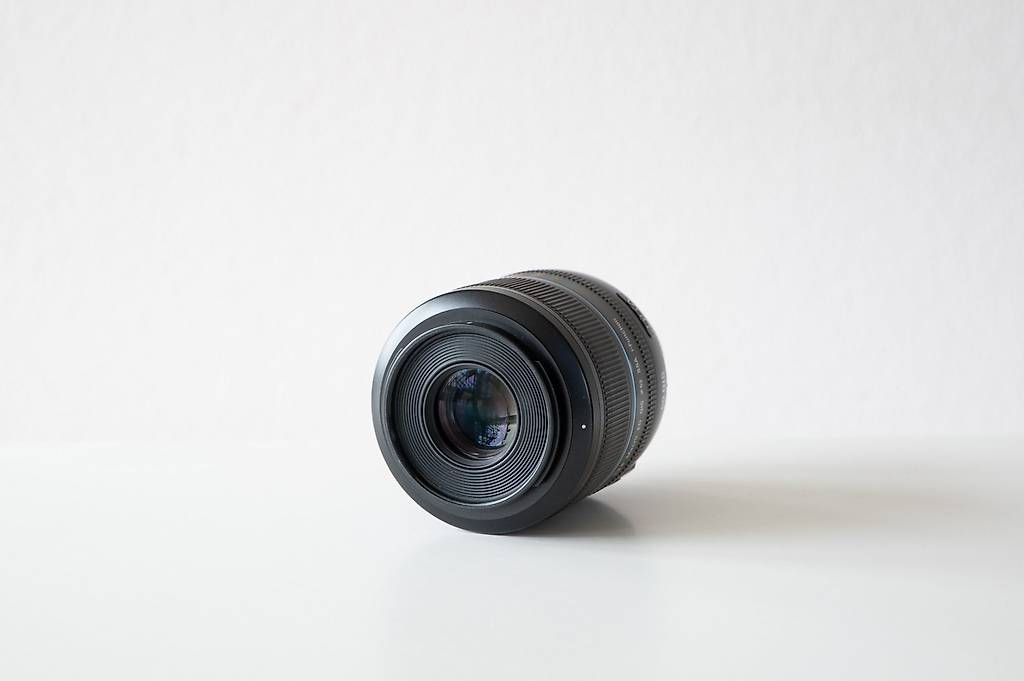 Samsung Obiettivi: Samsung NX 60mm f2.8 macro – Usato da Urdorf venduto da MagneBesase 2