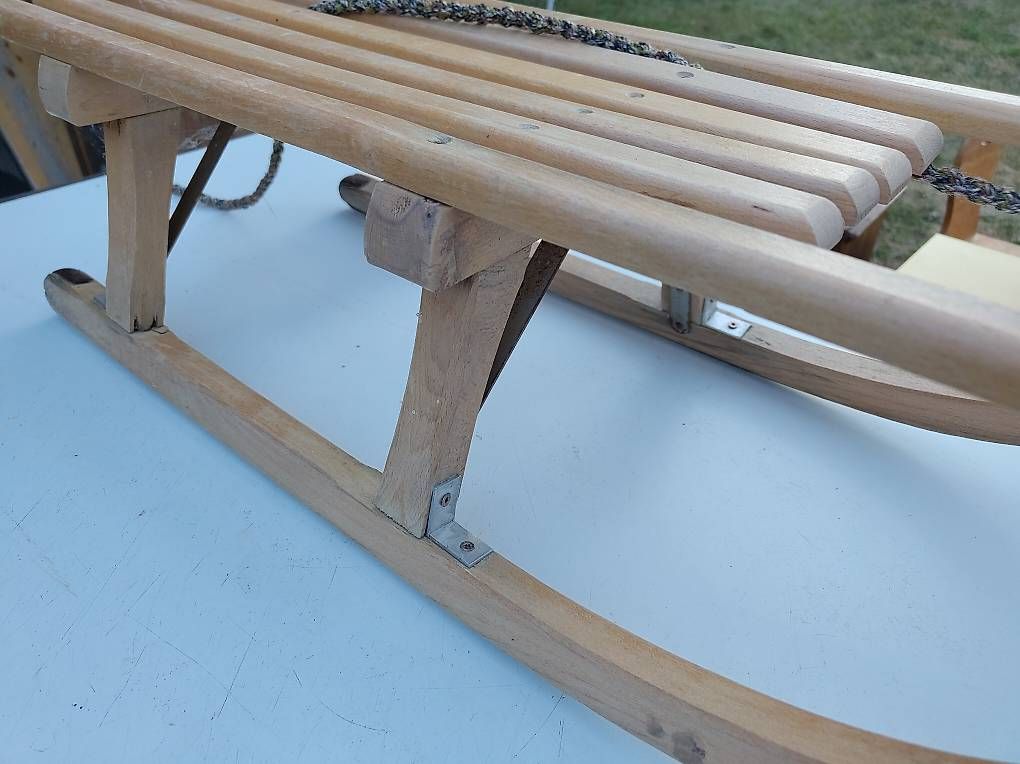 Luge: Schlitten Holzschlitten – D'occasion à Biel/Bienne par leg_2mby 2