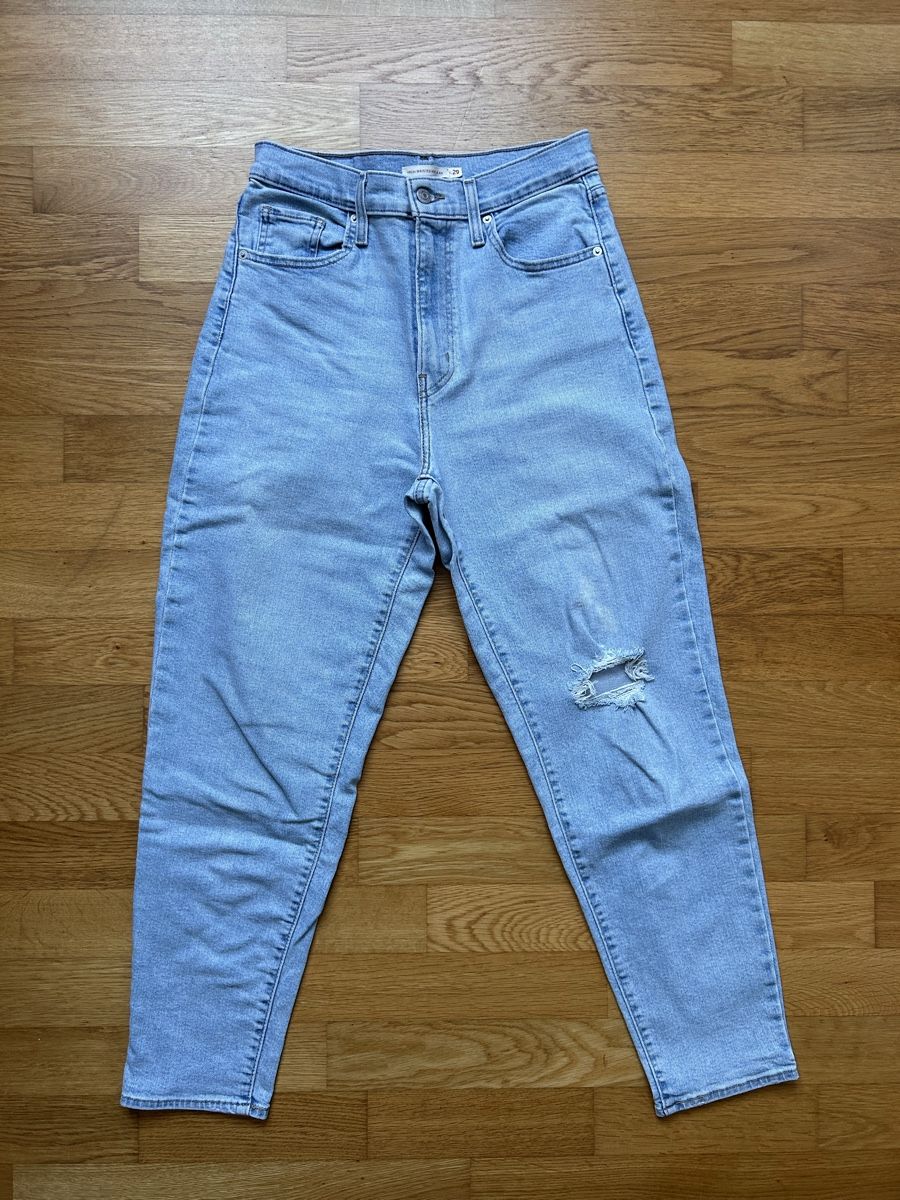 Levi's Jeans: Levis Mom Jeans, High Waist, Grösse 29, hellblau – Usato da Mels venduto da jas_7bjl