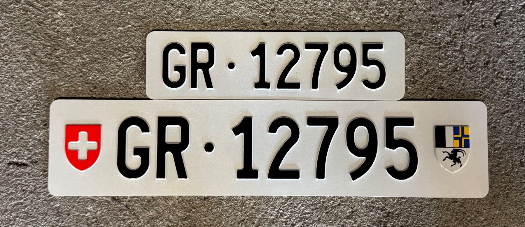 Insegne: Schöne GR - Autonummer / Top Preis !! – Nuovo e nell'imballaggio originale da Chur venduto da ___GR___