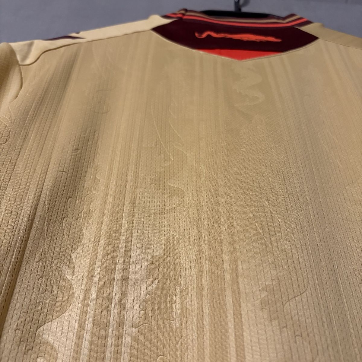 FC Basel Canottiere & Pantaloni: Fc Basel Trikot Macron Basilisk 2024/25 Limitiert  – Nuovo (secondo la descrizione) da Winterthur venduto da LaBodega 8