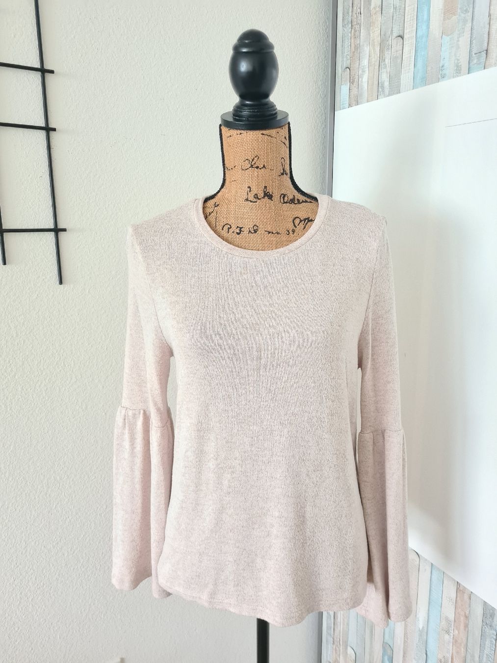 Only Maglioni & Felpe: Only Pullover mit Trompetenärmel, Grösse M, Top Zustand! – Nuovo (secondo la descrizione) da KRIENS venduto da Franzy_Blond10