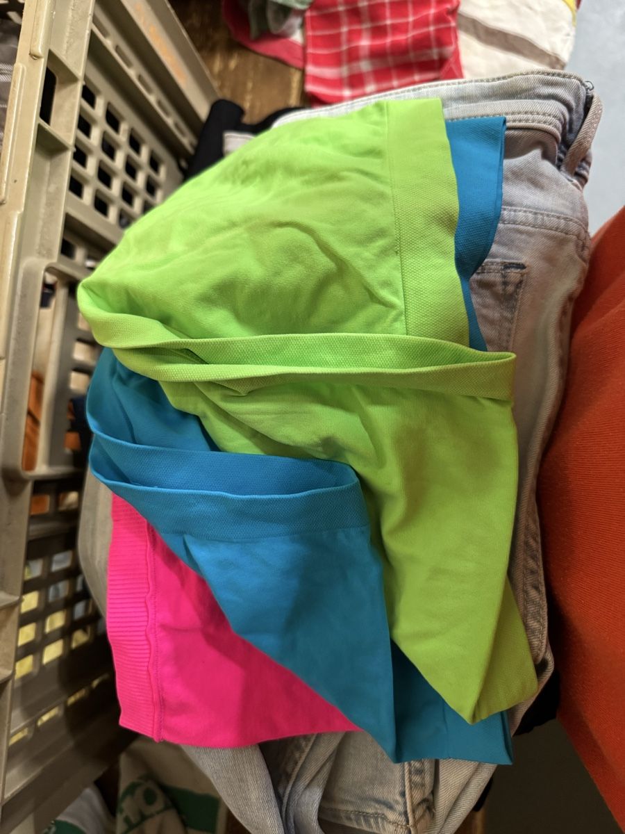 Lots de vêtements: Kleider 36/38 S/M  – D'occasion à Ermatingen par Pinggu02 1